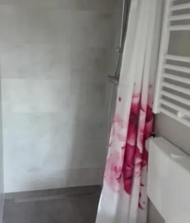 בית נופש Met Besloten Tuin *