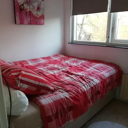 Met Besloten Tuin Casa de Férias