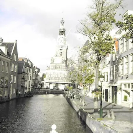 Casa de Férias Met Besloten Tuin *