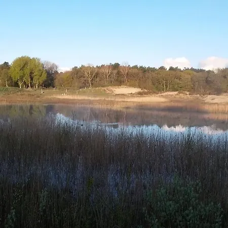 Met Besloten Tuin Casa de Férias *