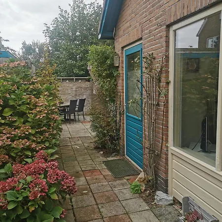 Met Besloten Tuin Ferienhaus