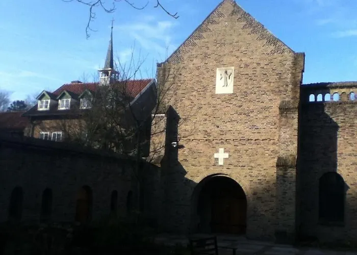 Met Besloten Tuin بيت للعطل إيجموند-بينن